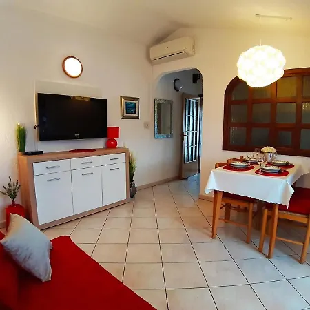 Guest house Apartments Rupec Parenzo